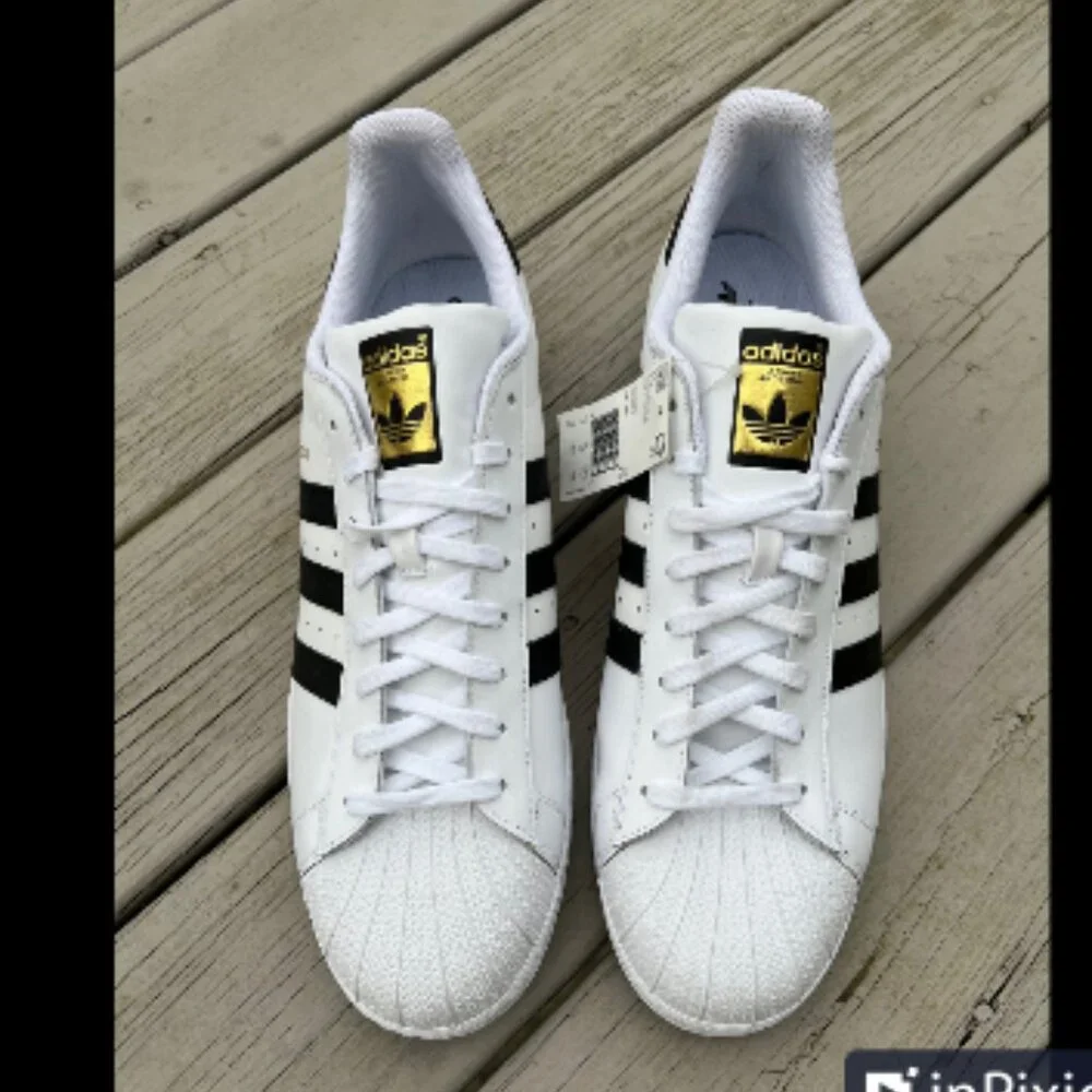 Adidas Mens Size 19 Superstar White Low Top Shoes Sneakers NWT Small Smudge - Picture 1 of 8